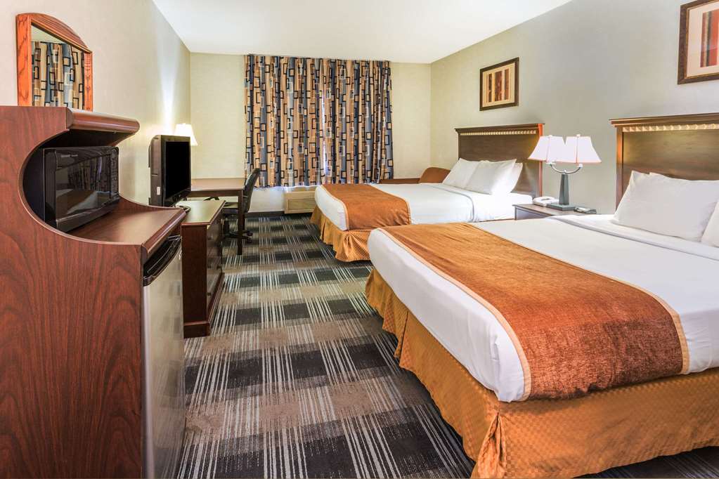 Days Inn & Suites by Wyndham Vancouver - photo 8