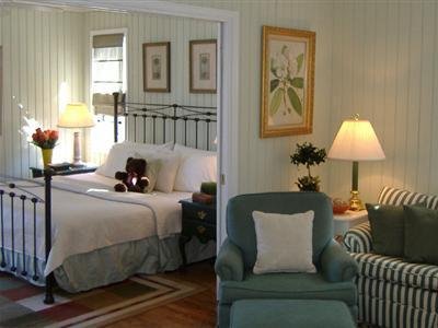 The Saint Charles Inn - photo 6