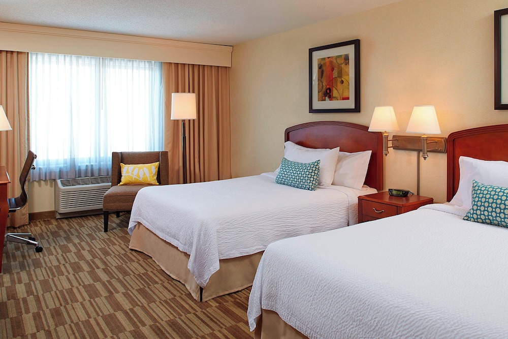 Courtyard By Marriott Denver South Park Meadows Mall — Englewood