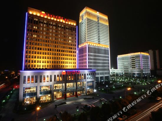 Soluxe Hotel Urumqi — hotel in Urumqi