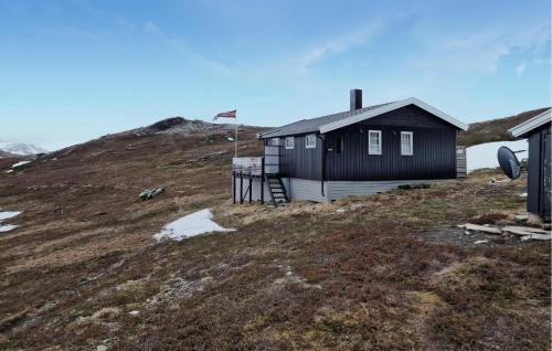 3 Bedroom Cozy Home In Snefjord — 4-Star Luxury Hotel in Avanuorri, Norway
