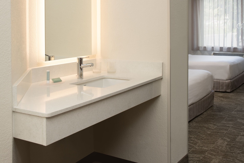 SpringHill Suites by Marriott Medford - photo 8