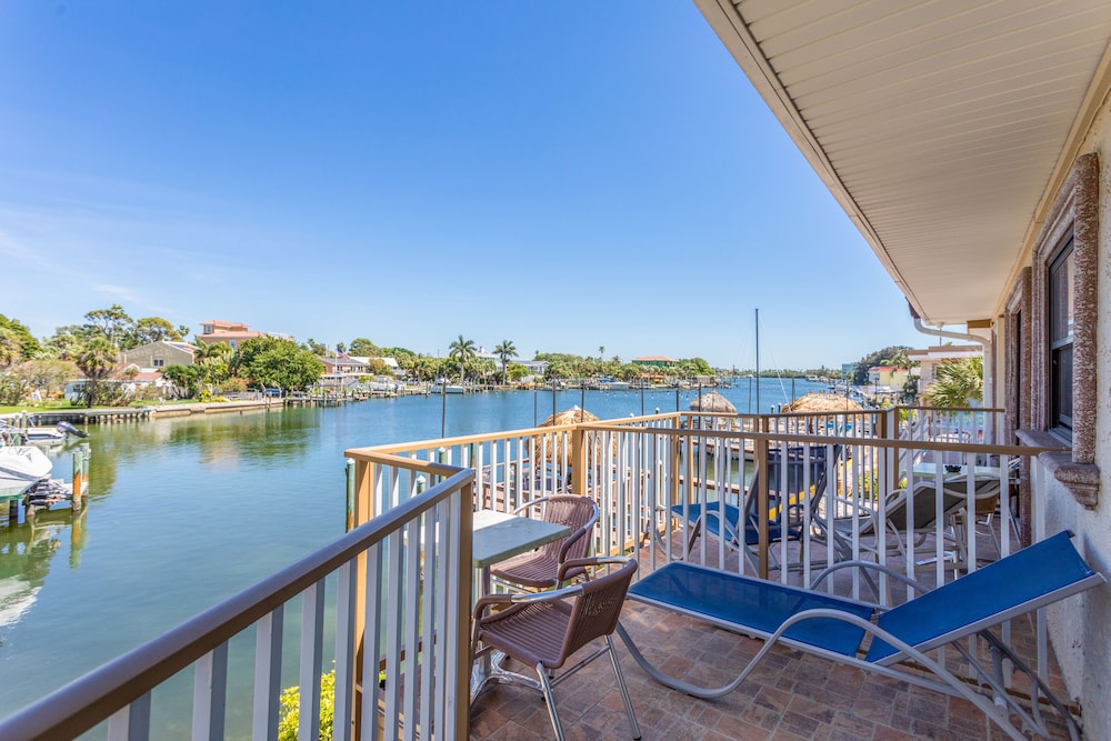 Bayview Plaza Waterfront Resort - photo 94