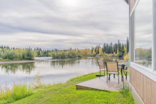 The Chena River House River Suite — 4-Star Luxury Hotel in Fairbanks, United States