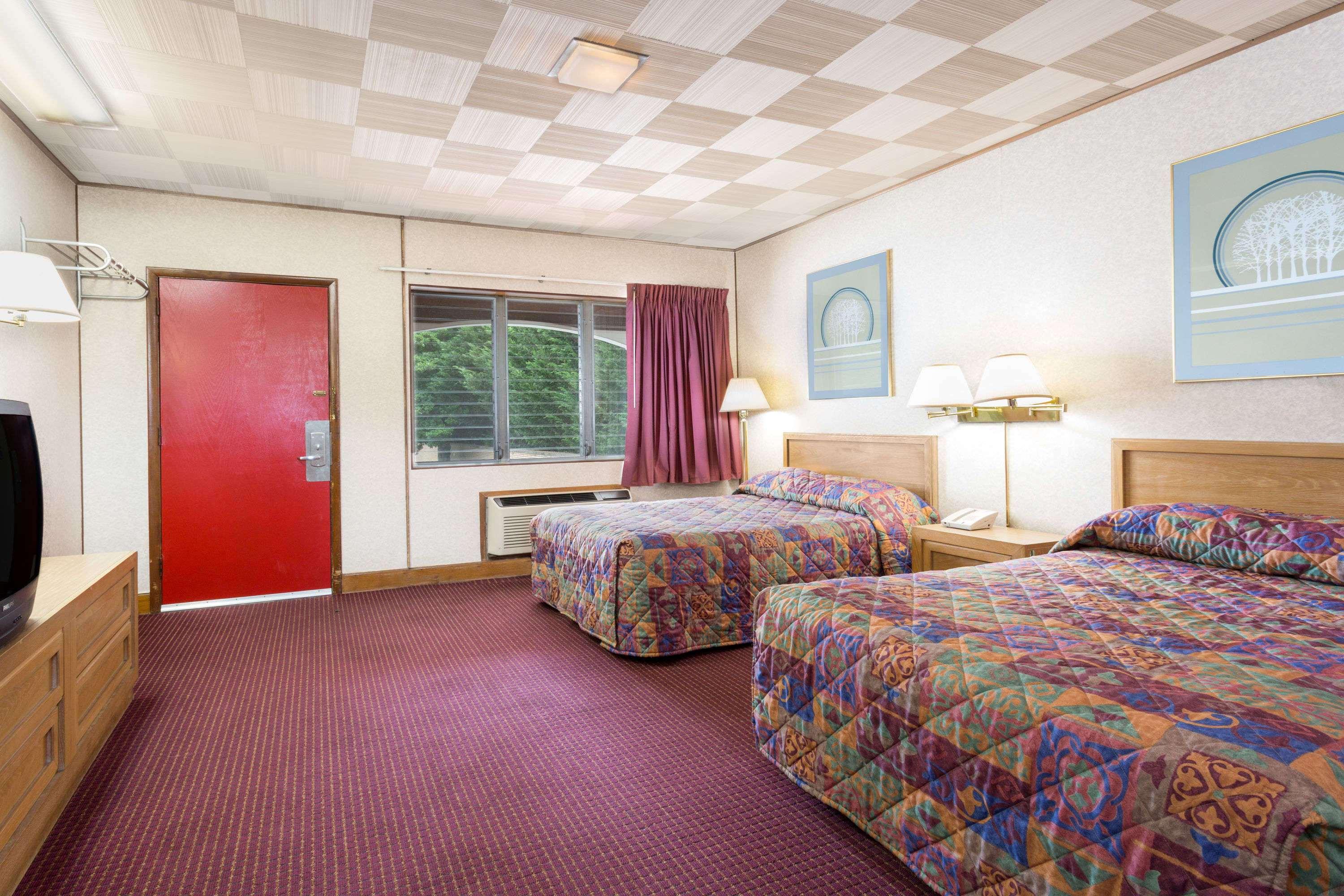 Knights Inn Galax - photo 5