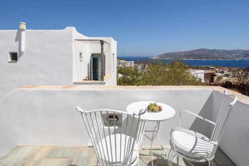 Mezzo Lovero Suites Kimolos — 4-Star Luxury Hotel in Kimolos, Greece