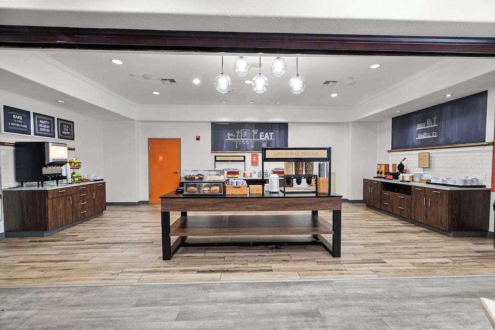 Hampton Inn Seguin - photo 46