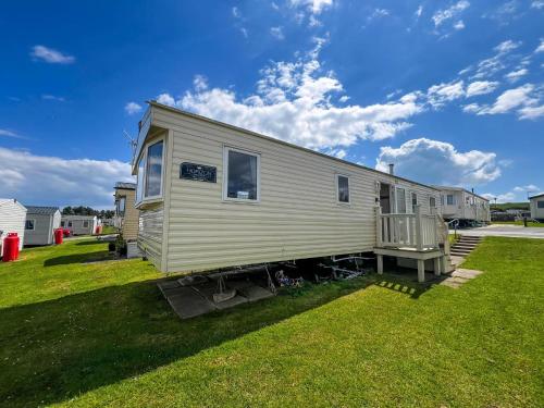 Brilliant 8 Berth Caravan At Reighton Sands Holiday Park Haven Ref 61053Rc