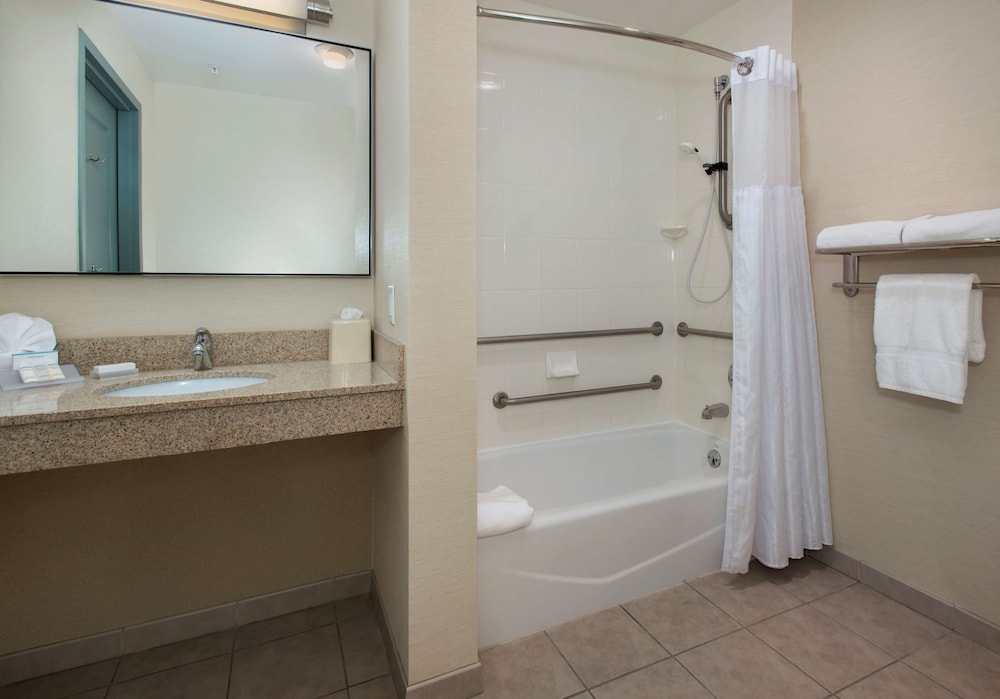 Hilton Garden Inn Albany Medical Center - photo 32