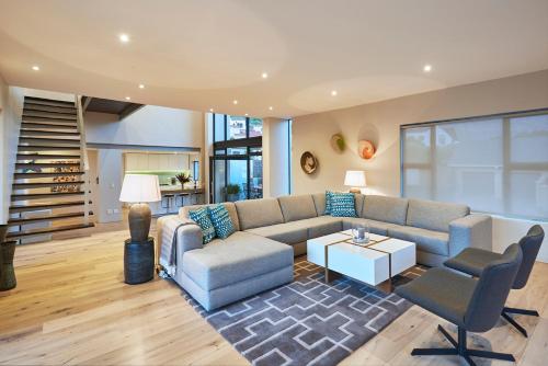 Villa Rhulani & Protea Suite Luxurious Villa with Sea and Mountain Views Pool & Inverter