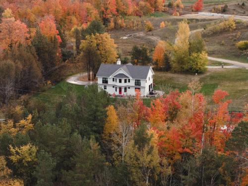 Luxurious Giuliana Rose 5BDR FarmHouse 8062 — 4-Star Luxury Hotel in Rapid City, United States