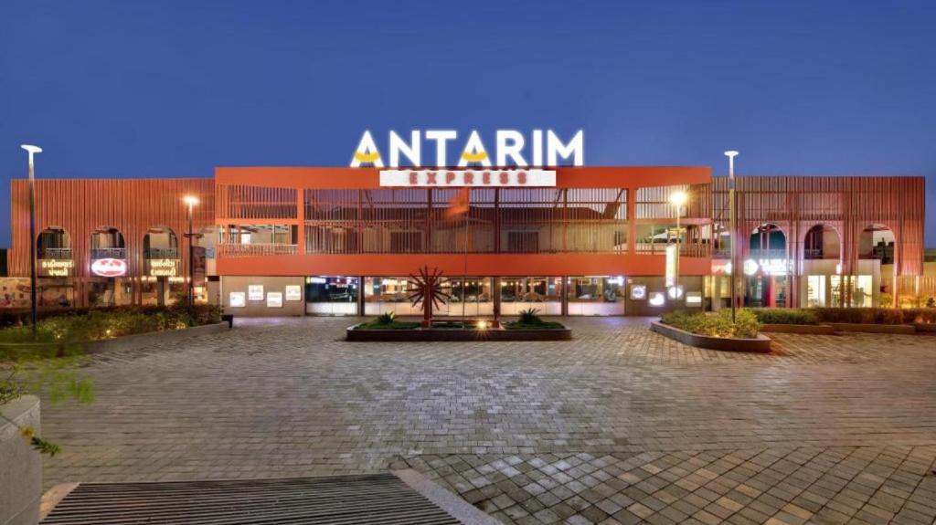 Antarim Express in Bharuch, India
