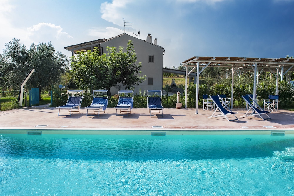 Villa Marchetti — 4-Star Luxury Hotel in Cupra Marittima, Italy