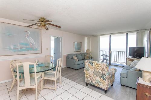 Royal Garden Resort 1605 2 Bedroom Condo by RedAwning in Murrells Inlet, United States
