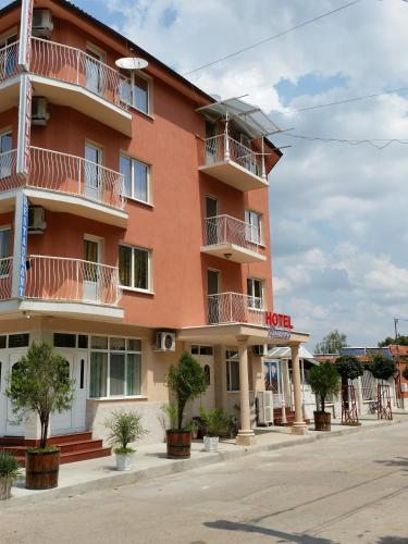 Hotel Fantasy - carbon neutral hotel in Lyubimets