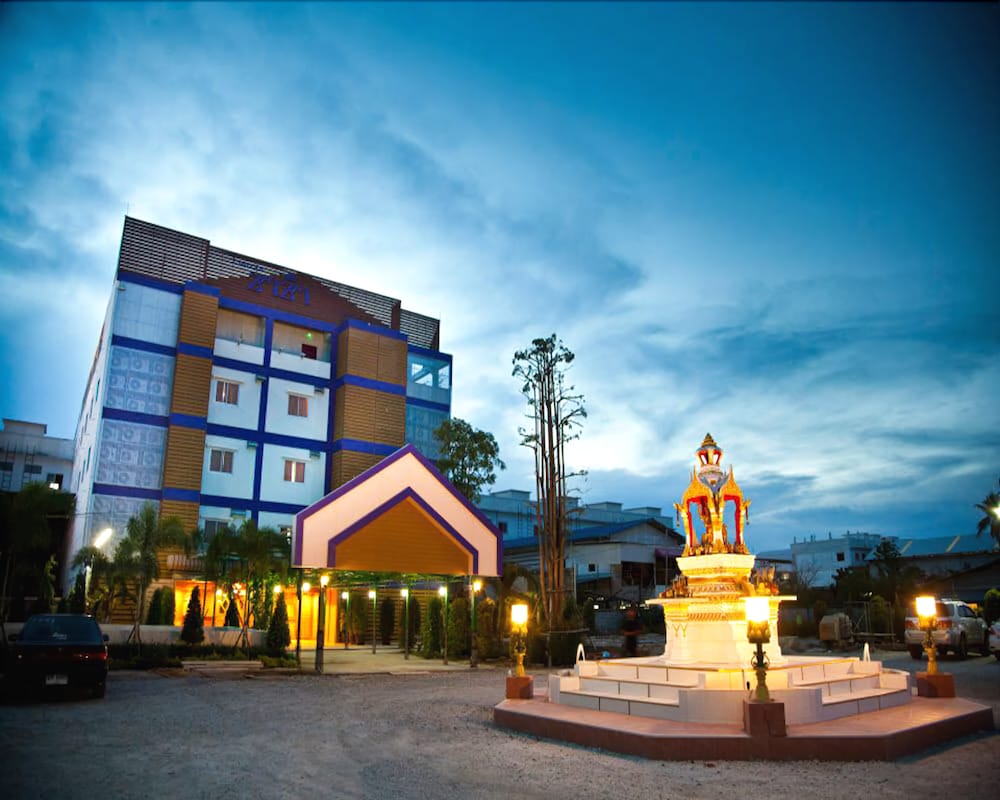 Zaza Hotel in Samut Prakan, Thailand