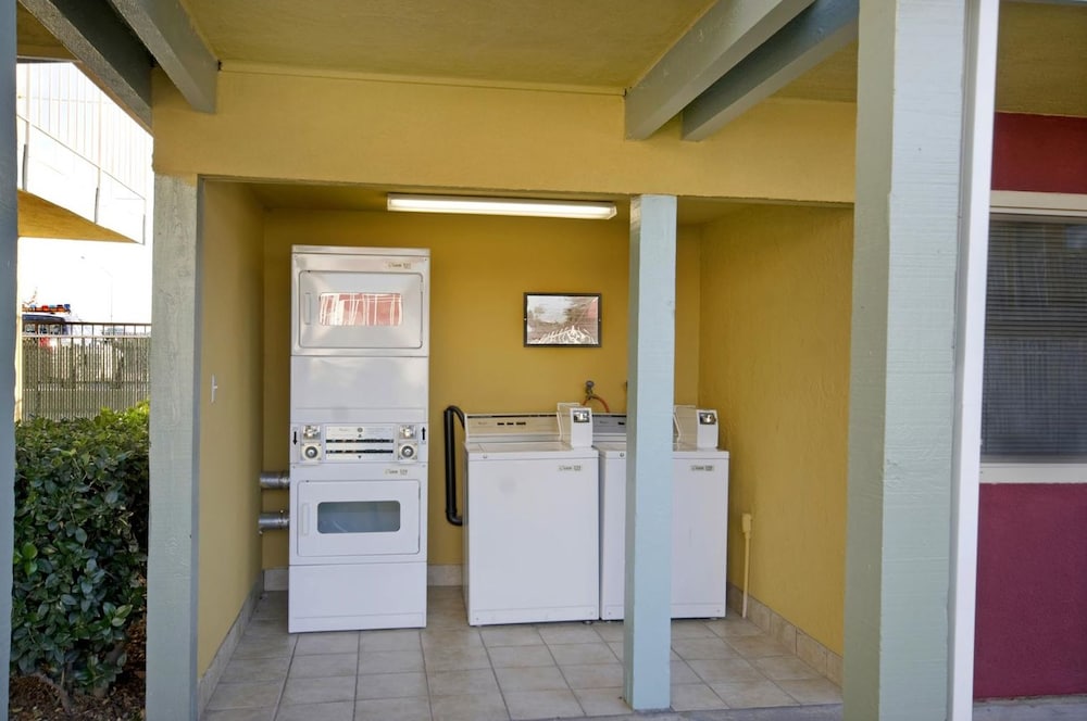 Oasis Inn Sacramento Elk Grove - photo 16