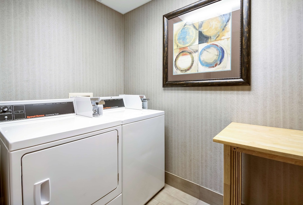 Hampton Inn Columbus West - photo 15