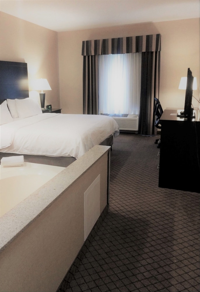 Holiday Inn Express Hotel & Suites Plymouth by IHG - photo 6