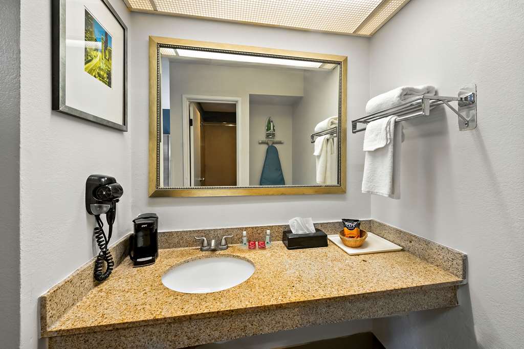 Quality Inn & Suites Fayetteville I 95 - photo 10