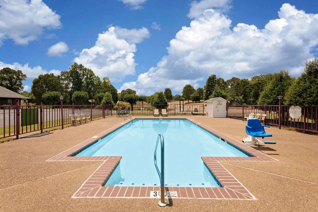 Days Inn by Wyndham Savannah - photo 10