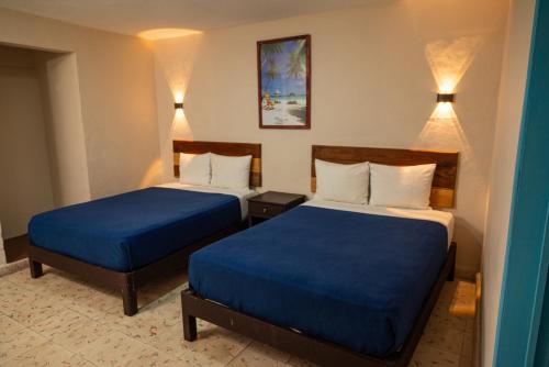 Luna Azul By Uvas