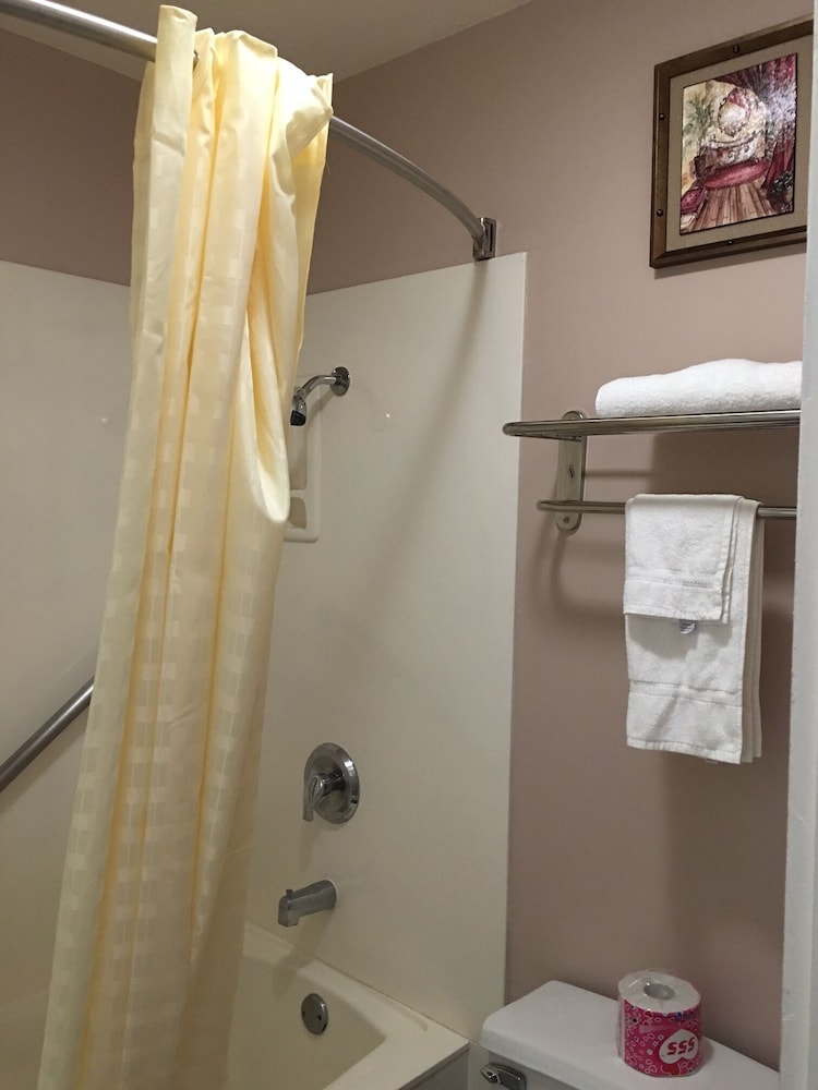 Americas Best Value Inn Corona - photo 34