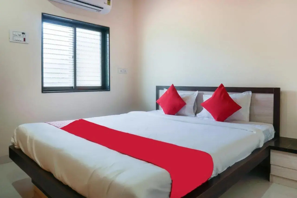 Sai Srushti By Oyo Rooms — Dhulia
