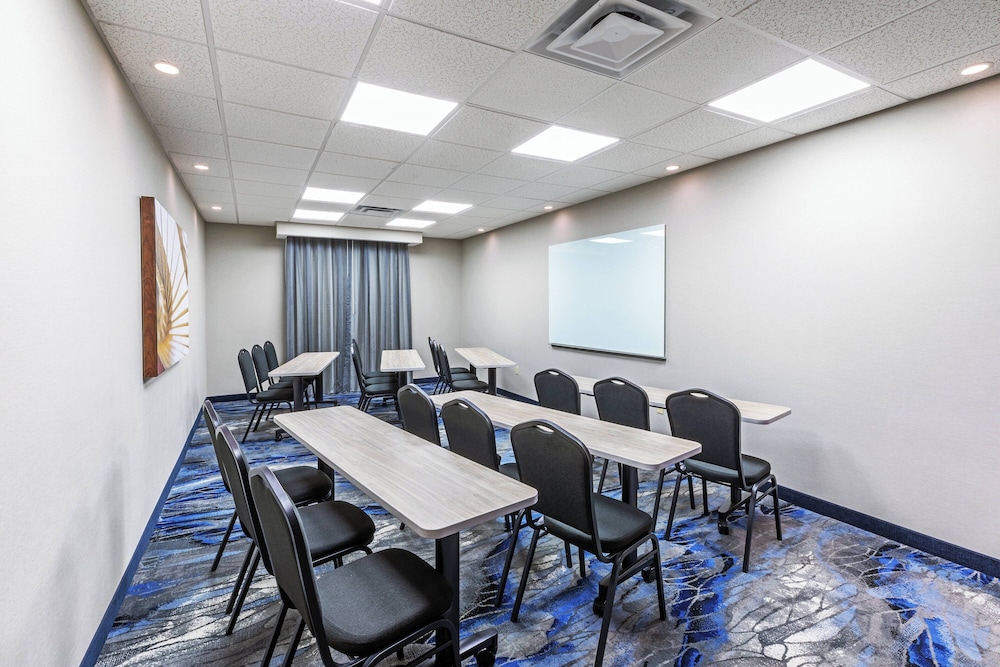Fairfield by Marriott Inn & Suites Tulsa Downtown Arts District - photo 23
