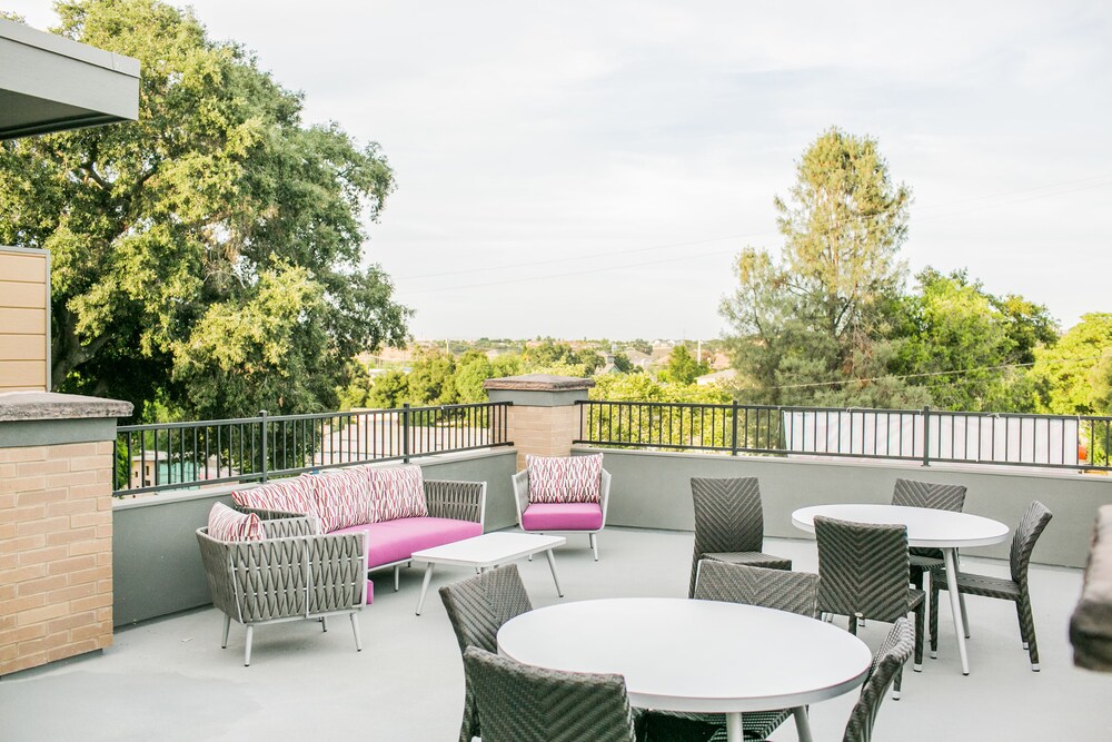 Hotel Siri Downtown Paso Robles - photo 25