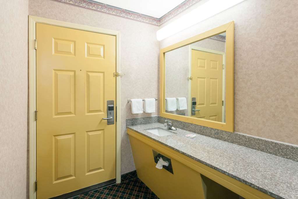 Days Inn by Wyndham Holladay - photo 14