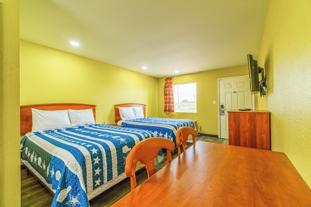 Regency Inn By OYO Rockdale TX - photo 20