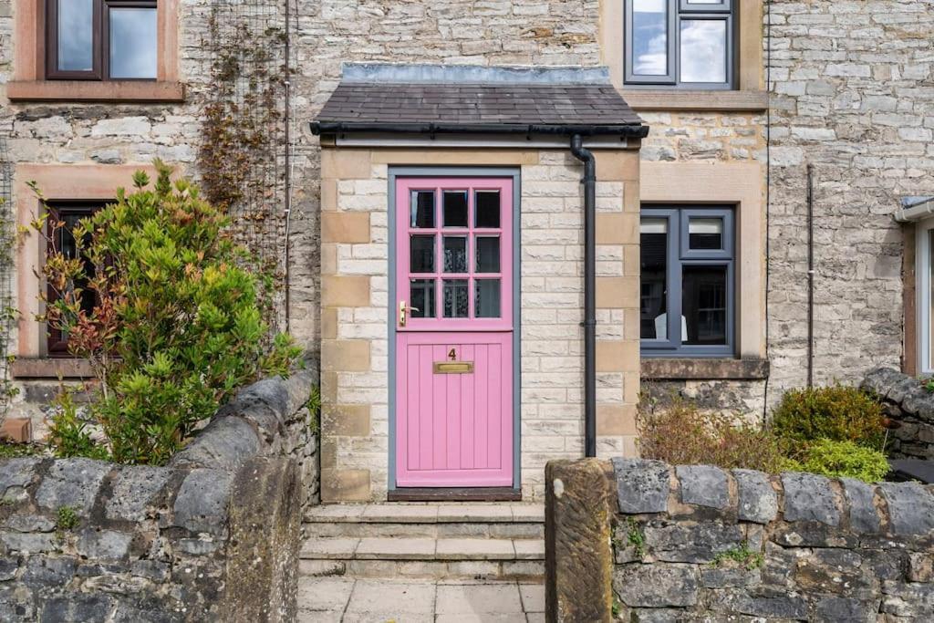 Fable Cottage Luxurious Stay — 4-Star Luxury Hotel in Bakewell, United Kingdom