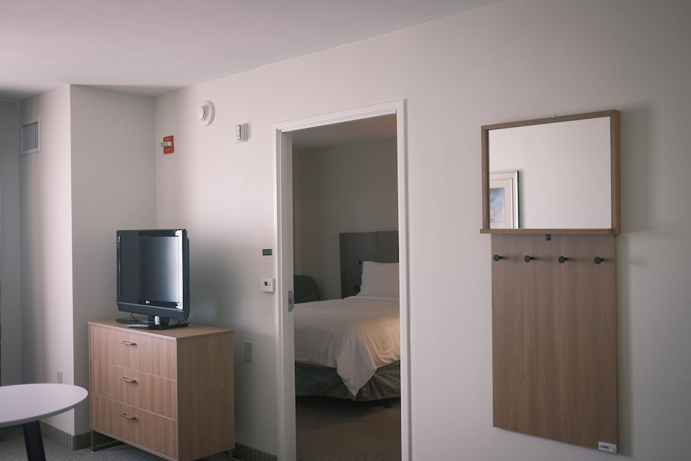Staybridge Suites Austin Airport by IHG - photo 36
