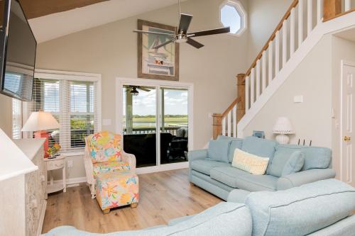 Two Buoys And A Gull by Oak Island Accommodations - photo 42