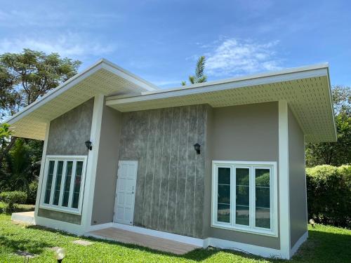 Green Tree Cottage 4 — 4-Star Luxury Hotel in Krabi, Thailand