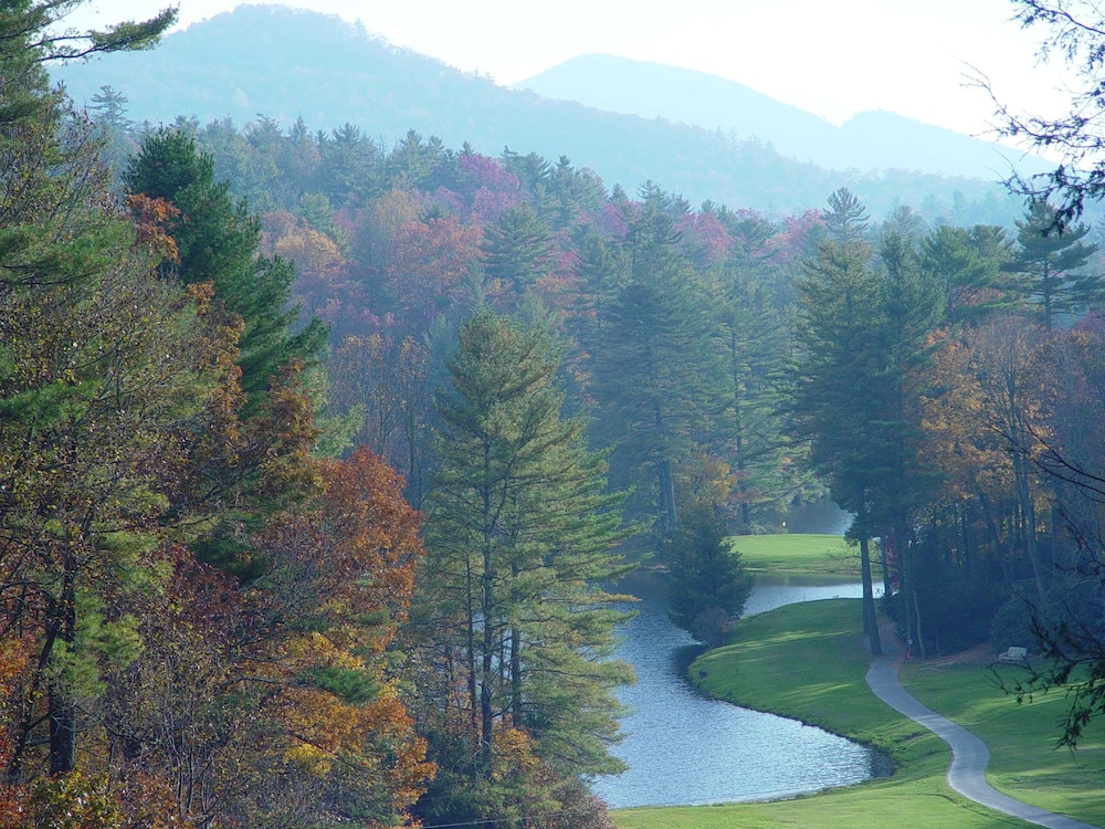 Hampton Inn & Suites Cashiers Sapphire Valley - photo 13