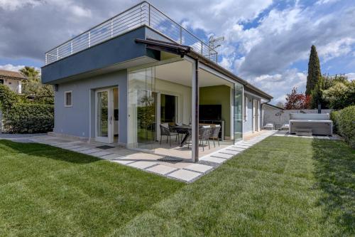 MGH Luxury Villa Panorama — 4-Star Luxury Hotel in Bardolino, Italy