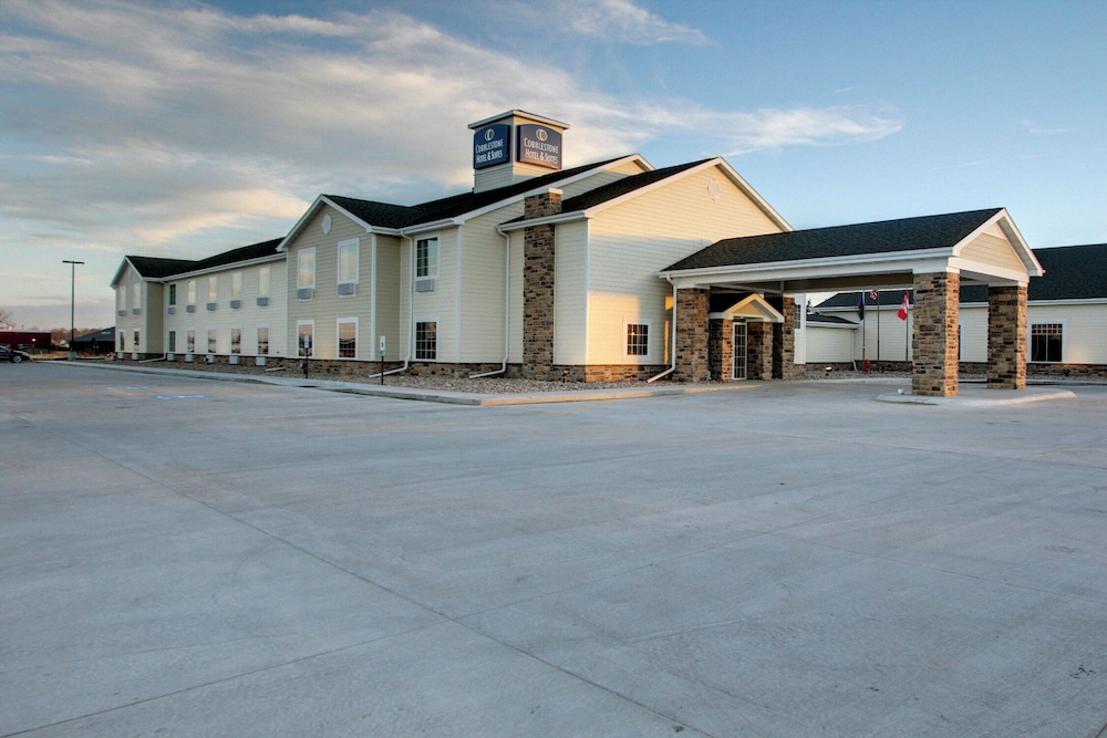 Cobblestone Hotel & Suites Broken Bow in Broken Bow, United States
