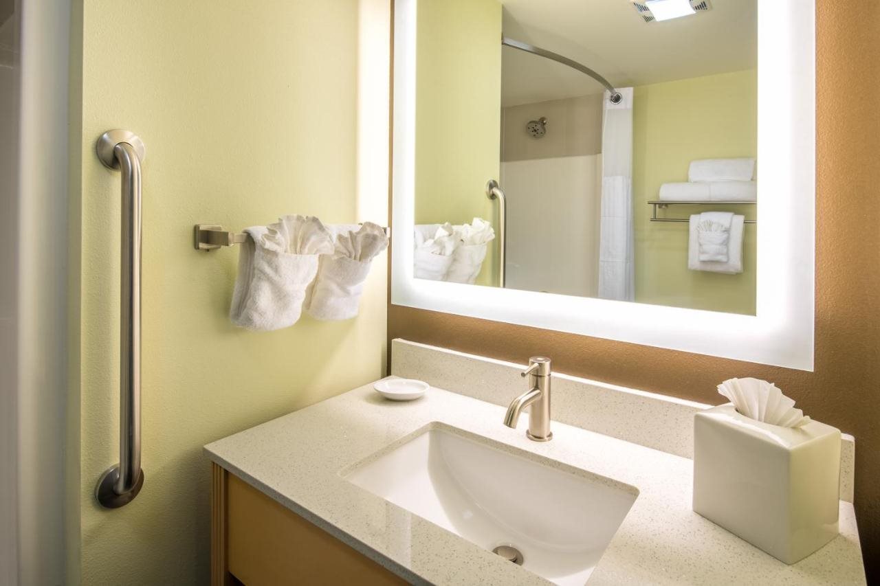 Red Lion Inn & Suites Everett - photo 12