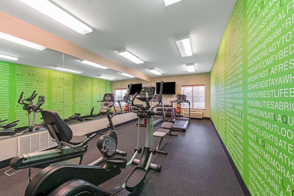 La Quinta Inn & Suites by Wyndham Bridge City - photo 9