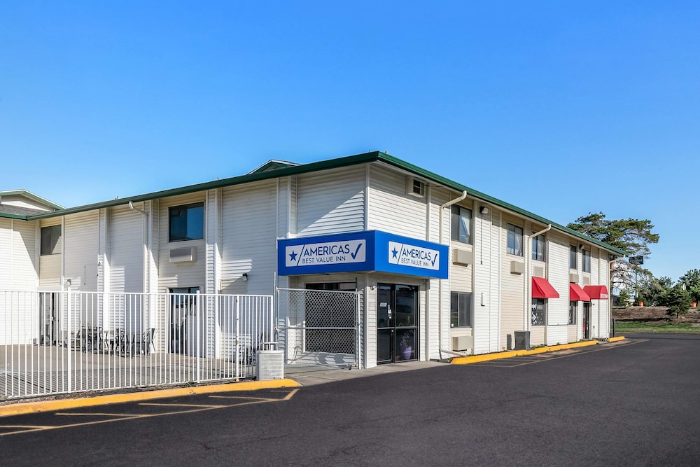 Americas Best Value Inn Lincoln Airport — hotel near Lincoln Airport