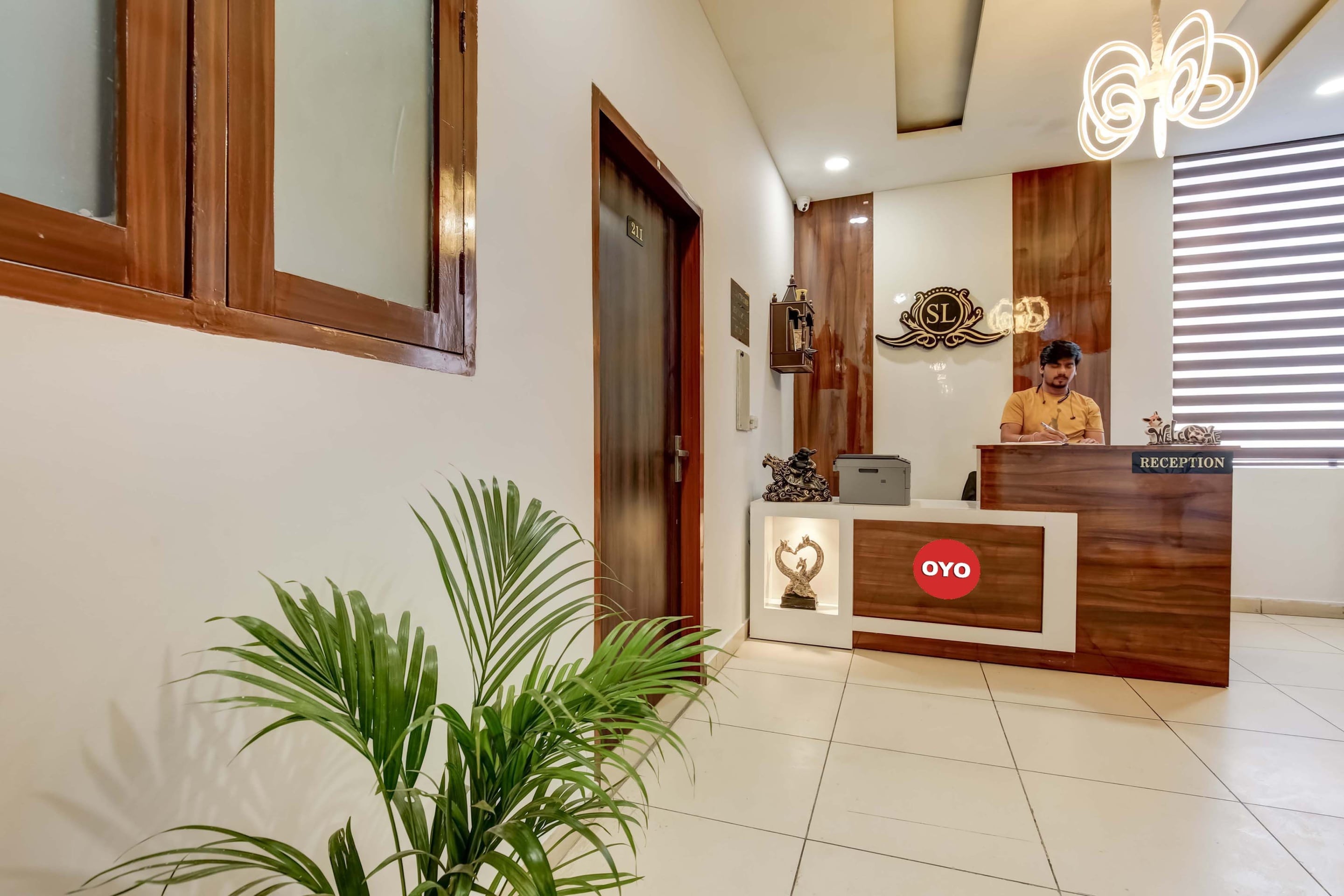 Super OYO Flagship Hotel Sky Land