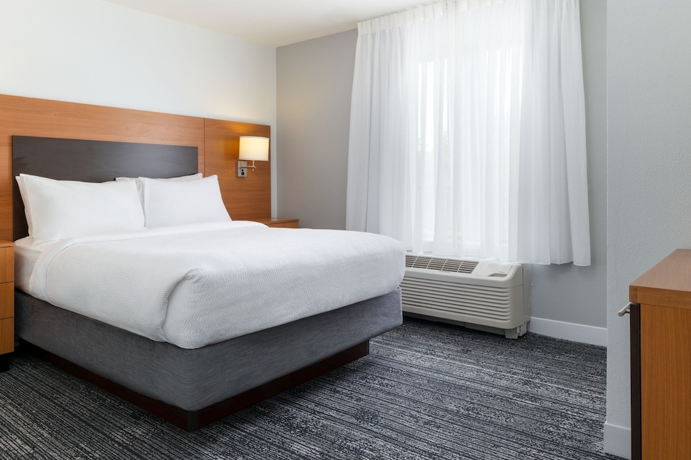 TownePlace Suites Erie - photo 4