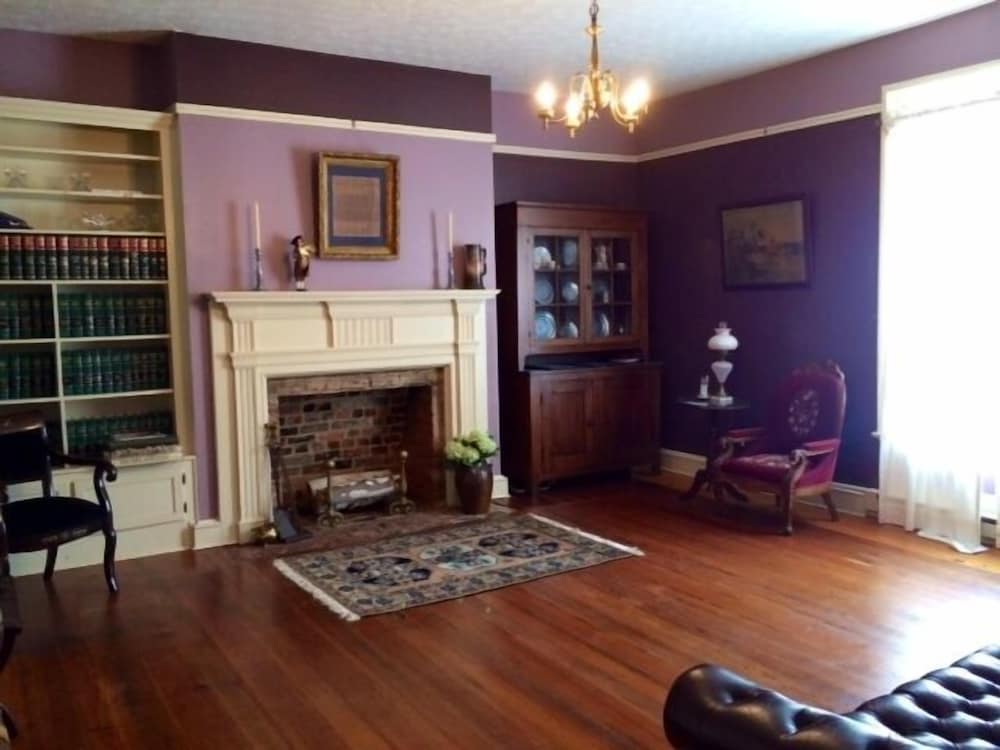 Maysville Manor Bed & Breakfast — Buckingham — photo 5