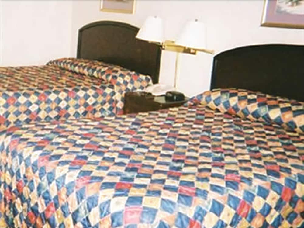 Red Carpet Inn And Suites Scranton - photo 7