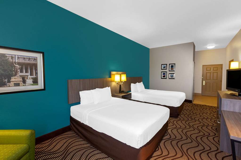 La Quinta Inn & Suites by Wyndham Midland North - photo 12