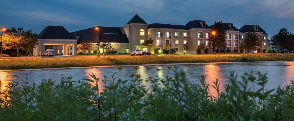DoubleTree by Hilton Hotel Chicago Wood Dale Elk Grove - featured photo