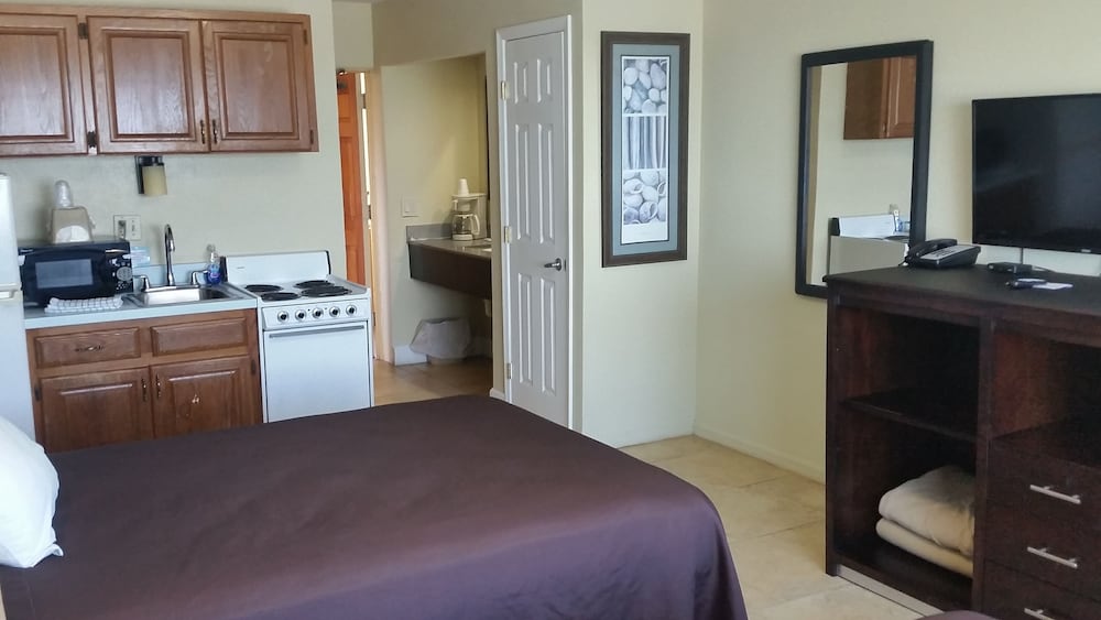 Driftwood Beach Motel - photo 14