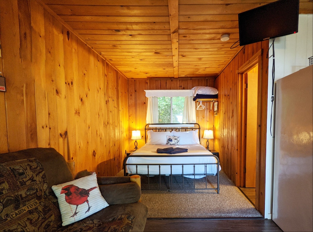 Coadys' Point of View Lake Resort - photo 20